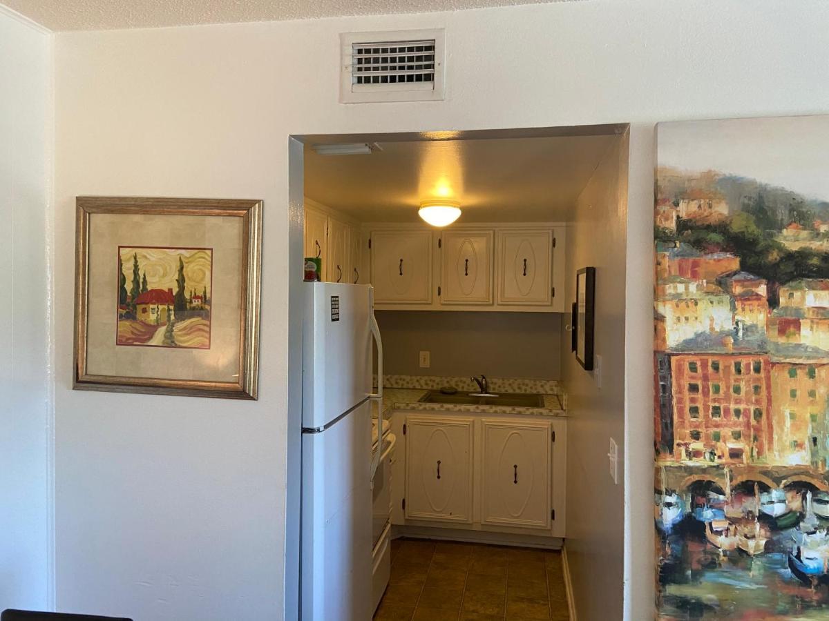 Private Room In A 2 Bedroom 1 Bathroom Shared With Host, On The Beach, Surrounded By Resorts, Only 2 People Max St. Pete Beach Exterior foto